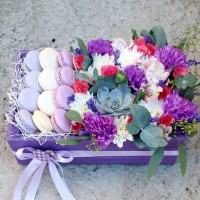 Цветы в коробке "Сладкий Вечер"